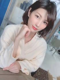 主演 亚伦·